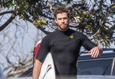 TILBAKE I AUSTRALIA: Liam ble observert ute på surfing for første gang etter at bruddnyheten kom ut. Foto: NTB Scanpix TILBAKE I AUSTRALIA: Liam ble observert ute på surfing for første gang etter at bruddnyheten kom ut. Foto: NTB Scanpix